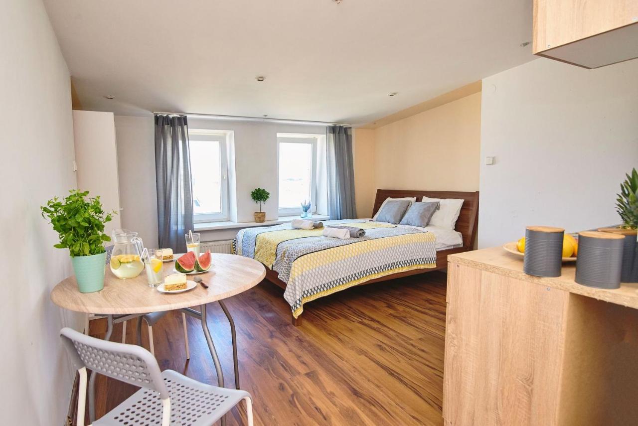 Regem Waryńskiego Apartment