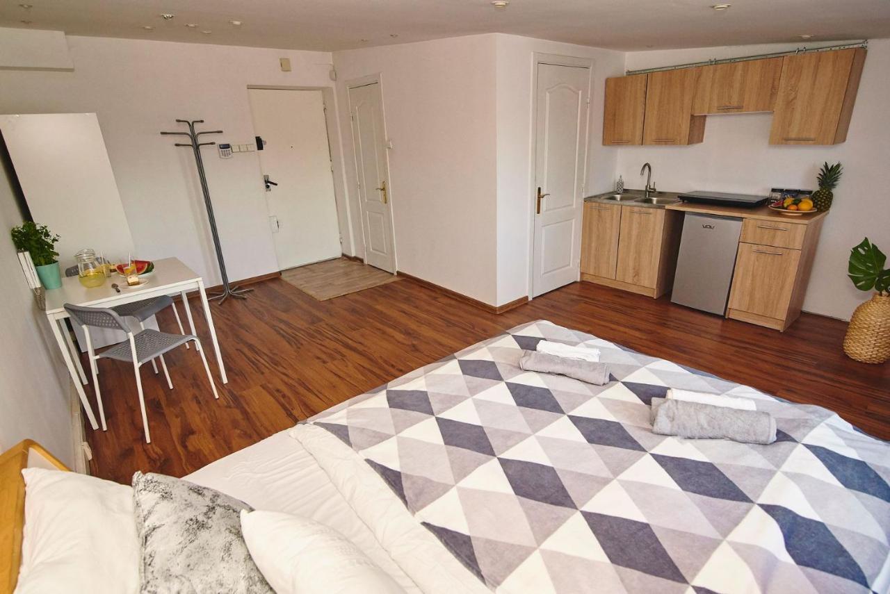 Regem Waryńskiego Apartament